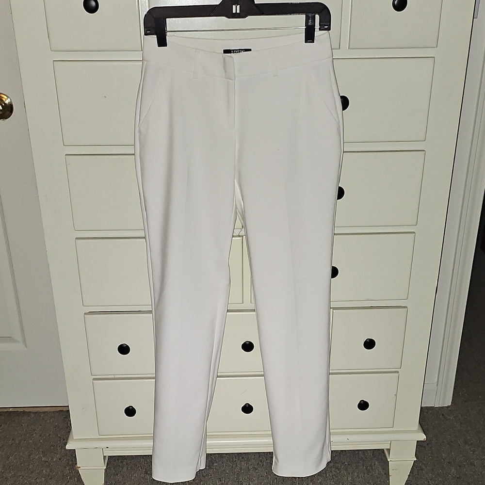 Apt. 9 Women's White Straight Leg Pants 💓4/$25